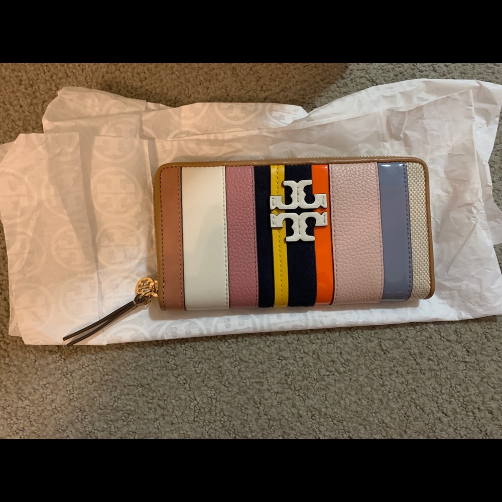 Authentic brand new Tory Burch wallet